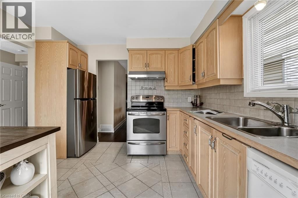 474 KNIGHTSBRIDGE CRESCENT Image 14