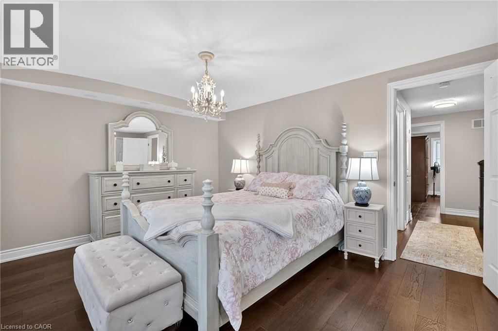 474 KNIGHTSBRIDGE CRESCENT Image 21