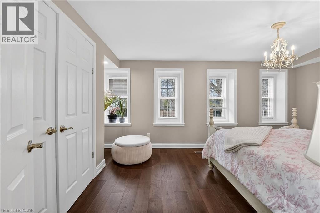 474 KNIGHTSBRIDGE CRESCENT Image 22