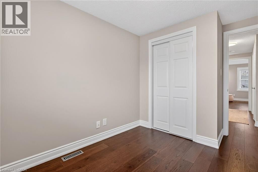 474 KNIGHTSBRIDGE CRESCENT Image 29