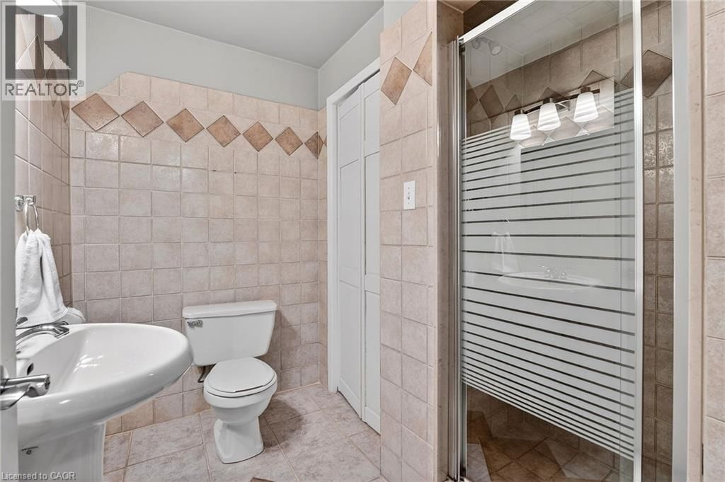 474 KNIGHTSBRIDGE CRESCENT Image 34