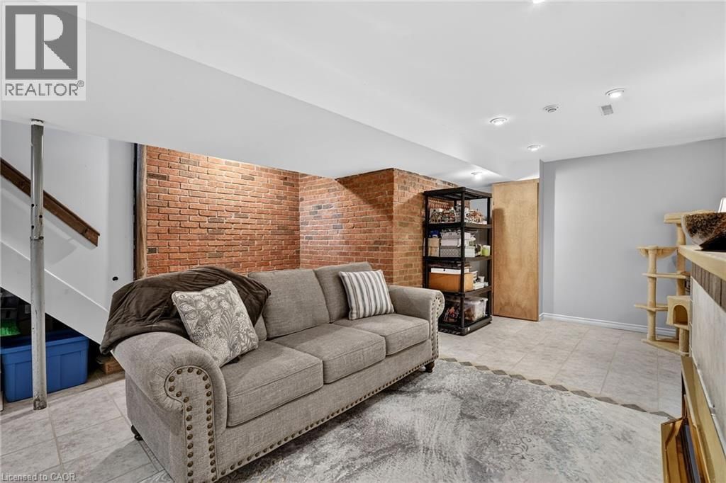 474 KNIGHTSBRIDGE CRESCENT Image 8