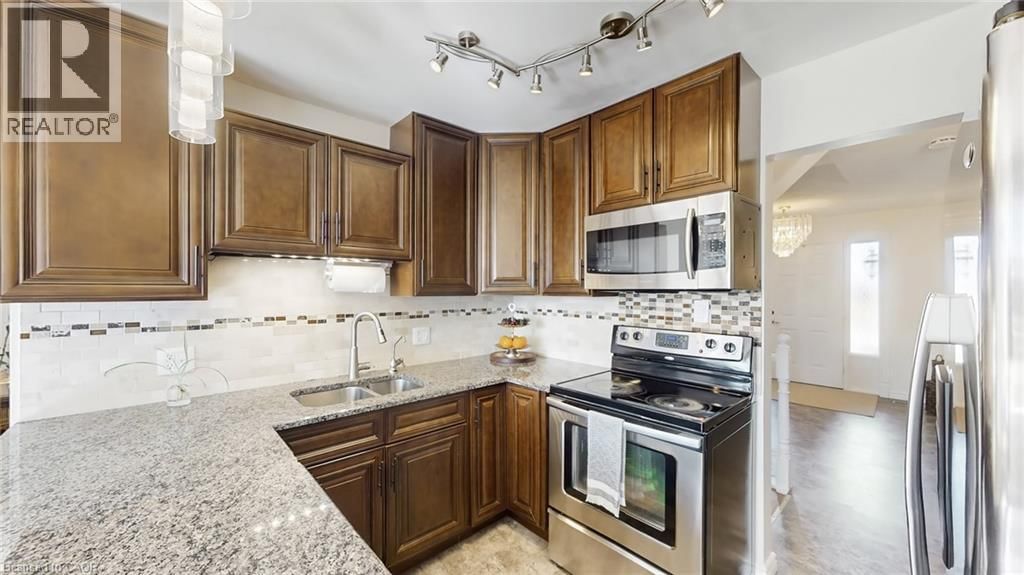 330 GUELPH AVENUE Image 17