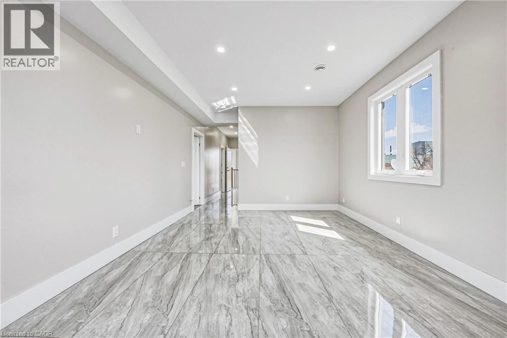 68 VANSITMART AVENUE Image 21