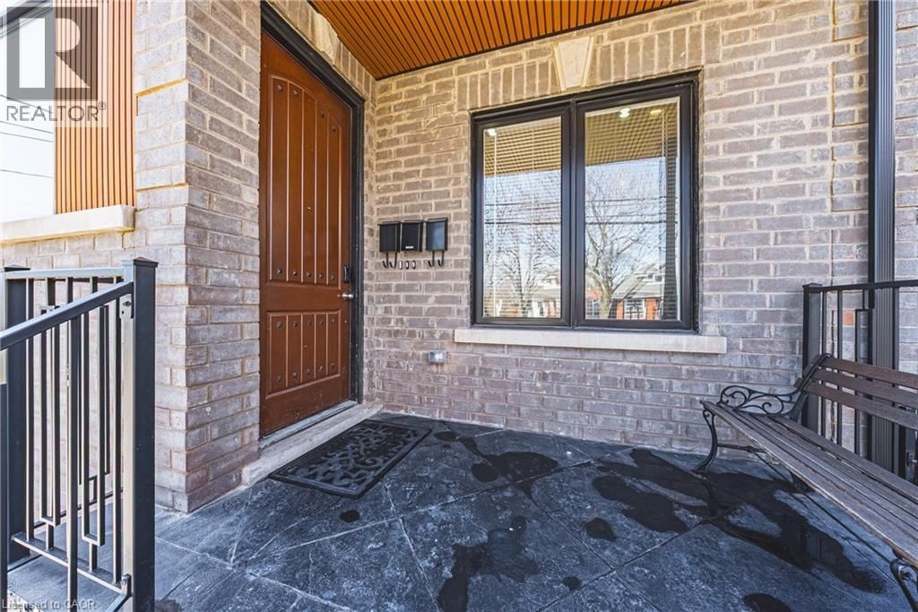 68 VANSITMART AVENUE Image 4