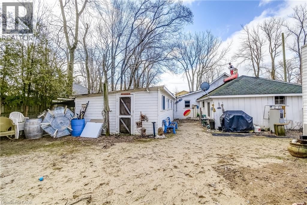 2 BEACH AVENUE Image 17