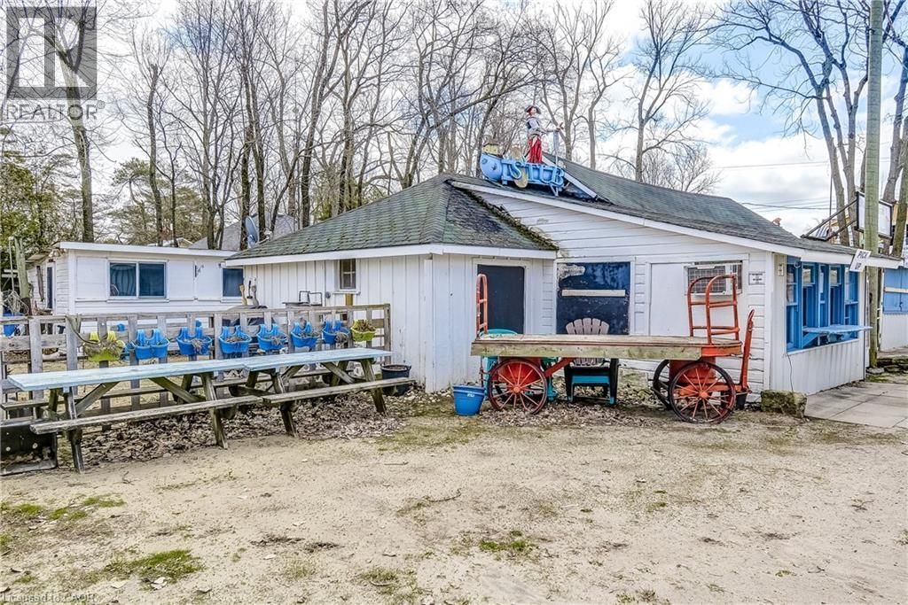 2 BEACH AVENUE Image 20