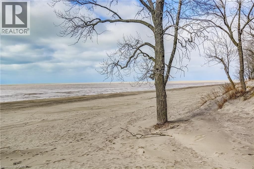 2 BEACH AVENUE Image 28