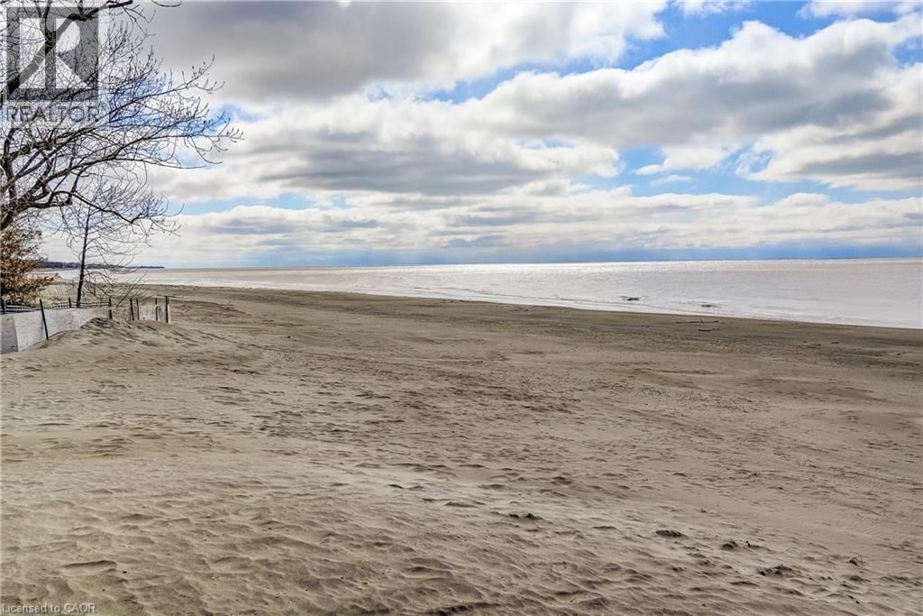 2 BEACH AVENUE Image 29