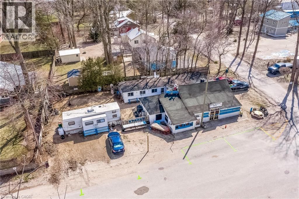 2 BEACH AVENUE Image 34