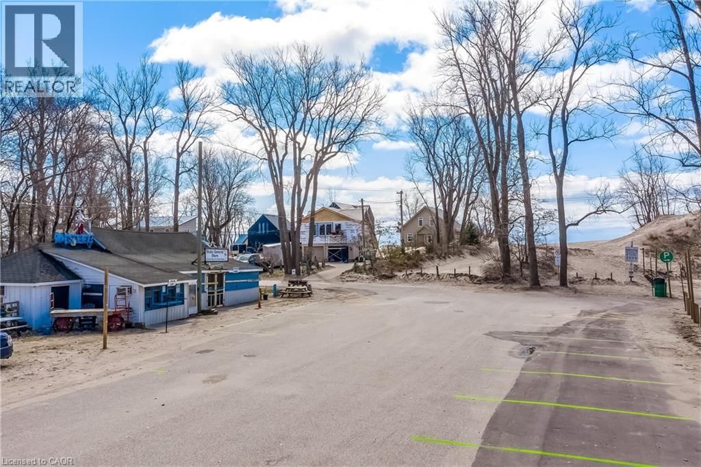 2 BEACH AVENUE Image 40