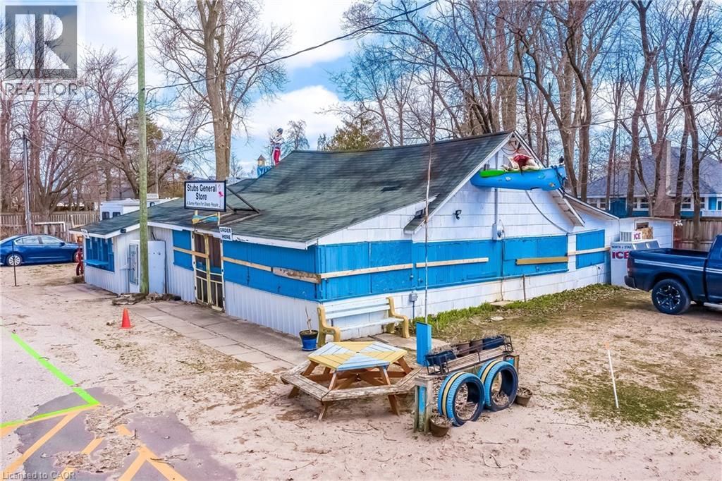 2 BEACH AVENUE Image 42