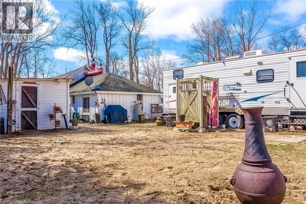 2 BEACH AVENUE Image 44