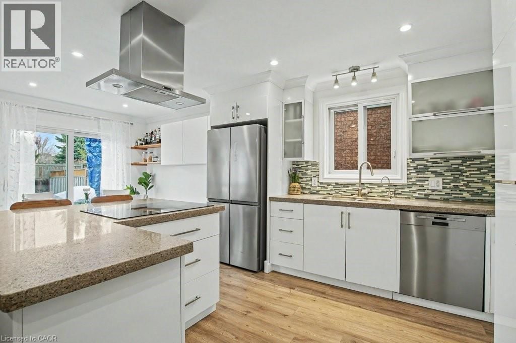 32 MARISA STREET Image 2