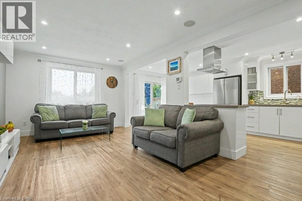 32 MARISA STREET Image 6