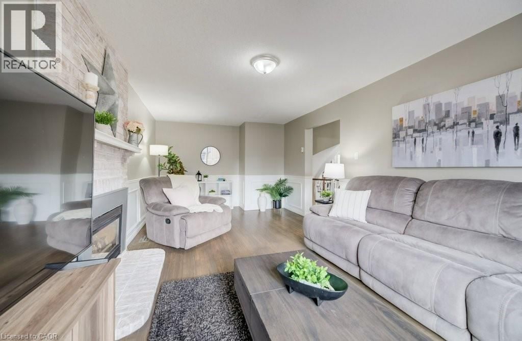 107 OLD PARK LANE Image 22