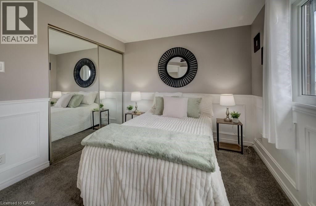 107 OLD PARK LANE Image 33