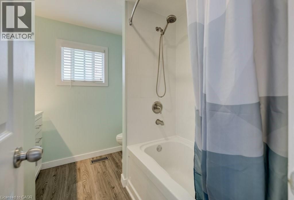 107 OLD PARK LANE Image 37