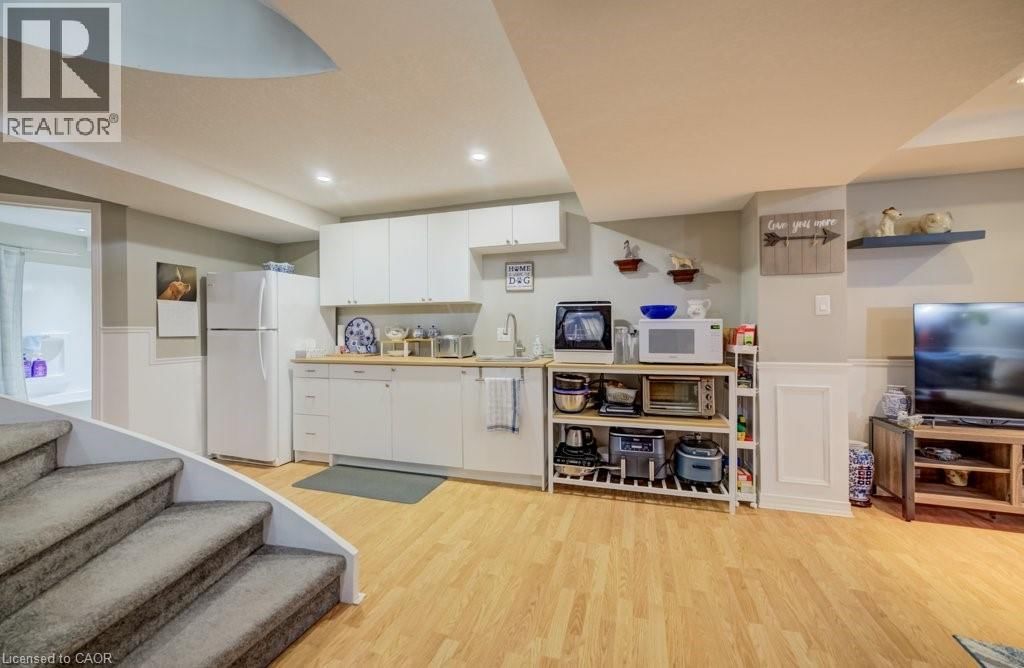 107 OLD PARK LANE Image 40