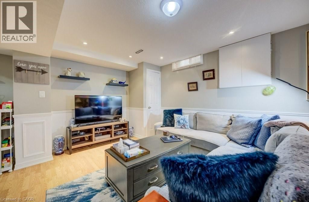 107 OLD PARK LANE Image 41