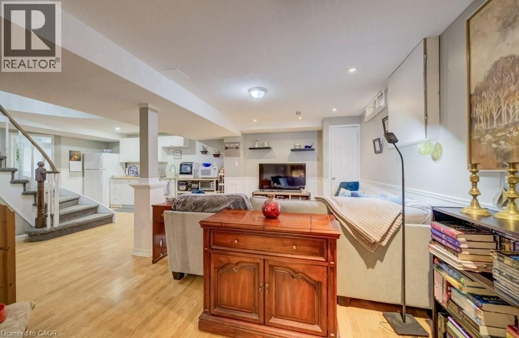 107 OLD PARK LANE Image 42