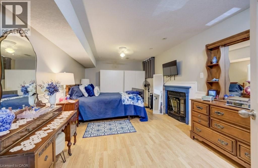 107 OLD PARK LANE Image 44