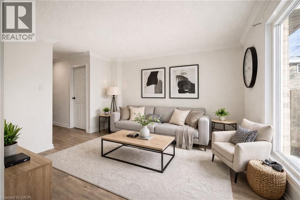 41 - 33 ROCHELLE AVENUE Image 4