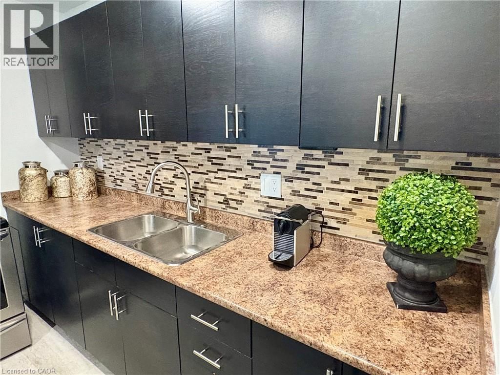 41 - 33 ROCHELLE AVENUE Image 6