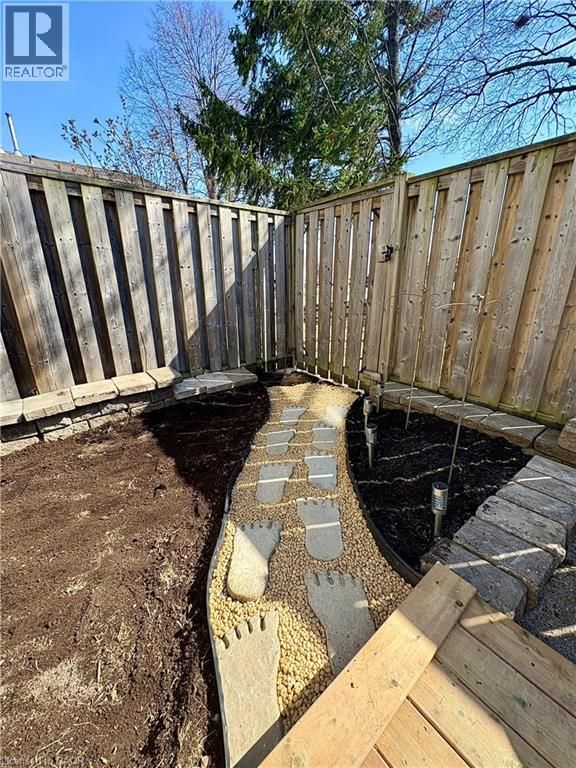 41 - 33 ROCHELLE AVENUE Image 7