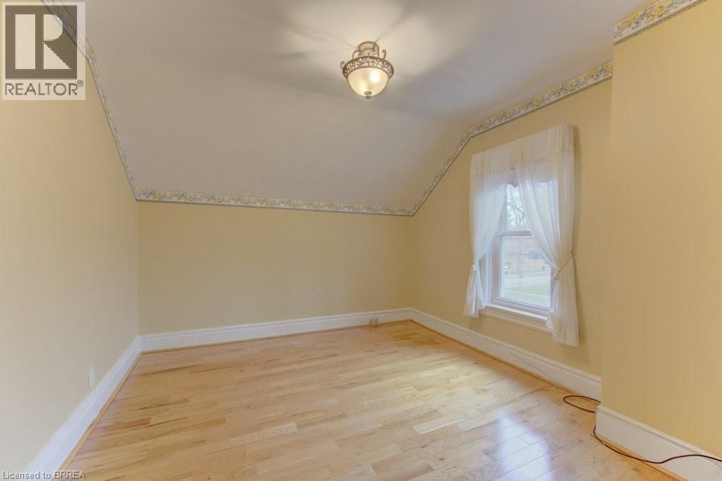 416 MARGARET STREET Image 11