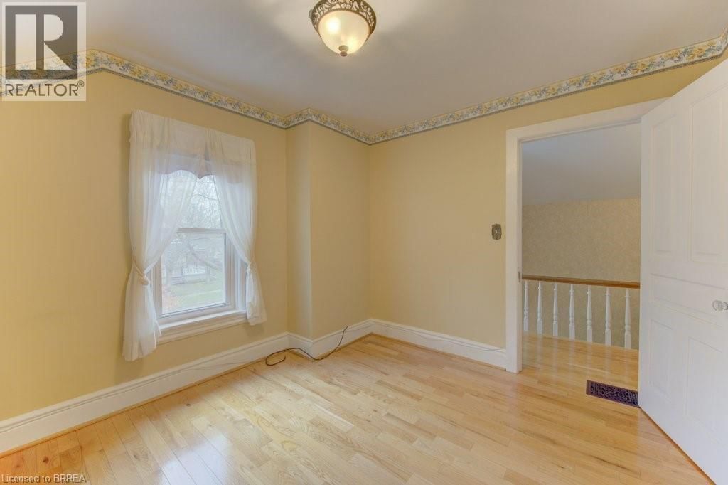 416 MARGARET STREET Image 12