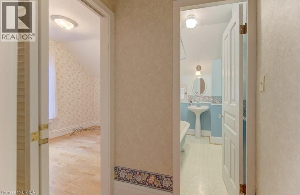 416 MARGARET STREET Image 15