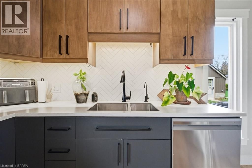 100 LA SALETTE ROAD Image 11