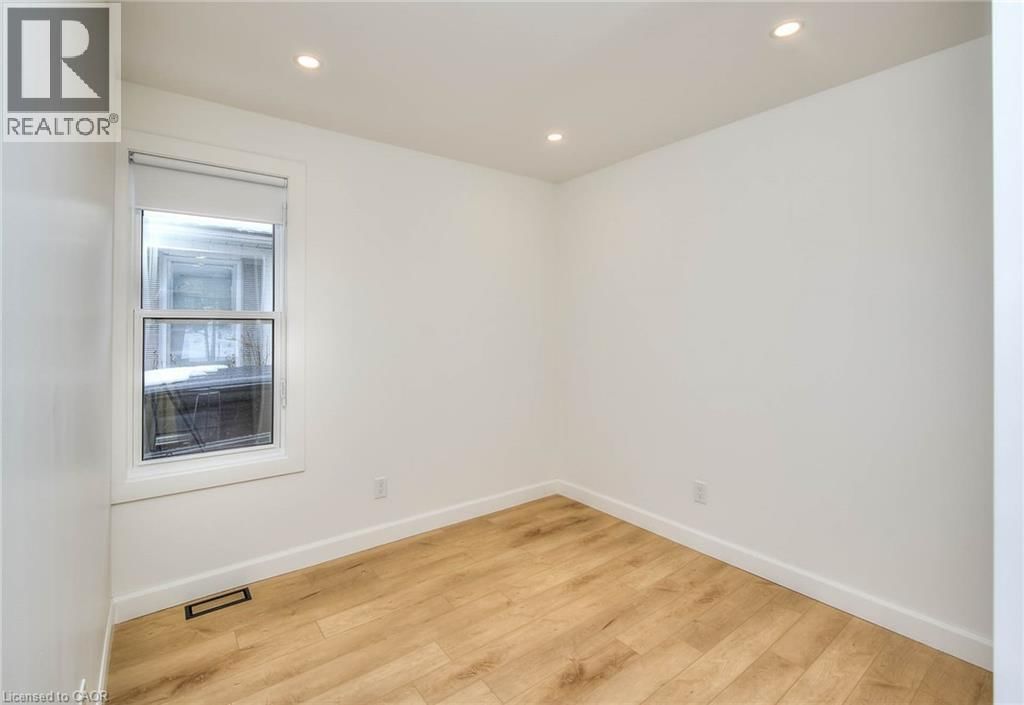 2 ESSON STREET Image 22