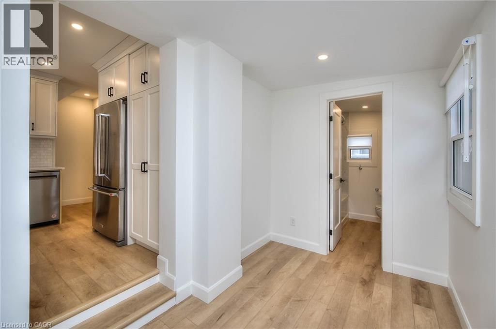 2 ESSON STREET Image 26