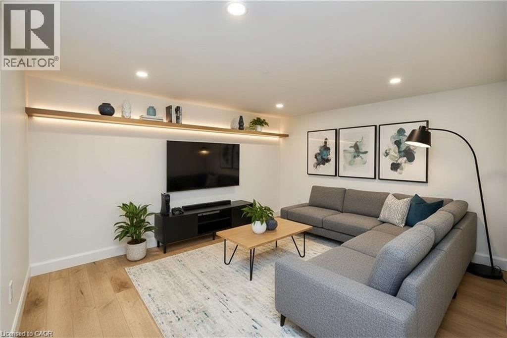 2 ESSON STREET Image 35