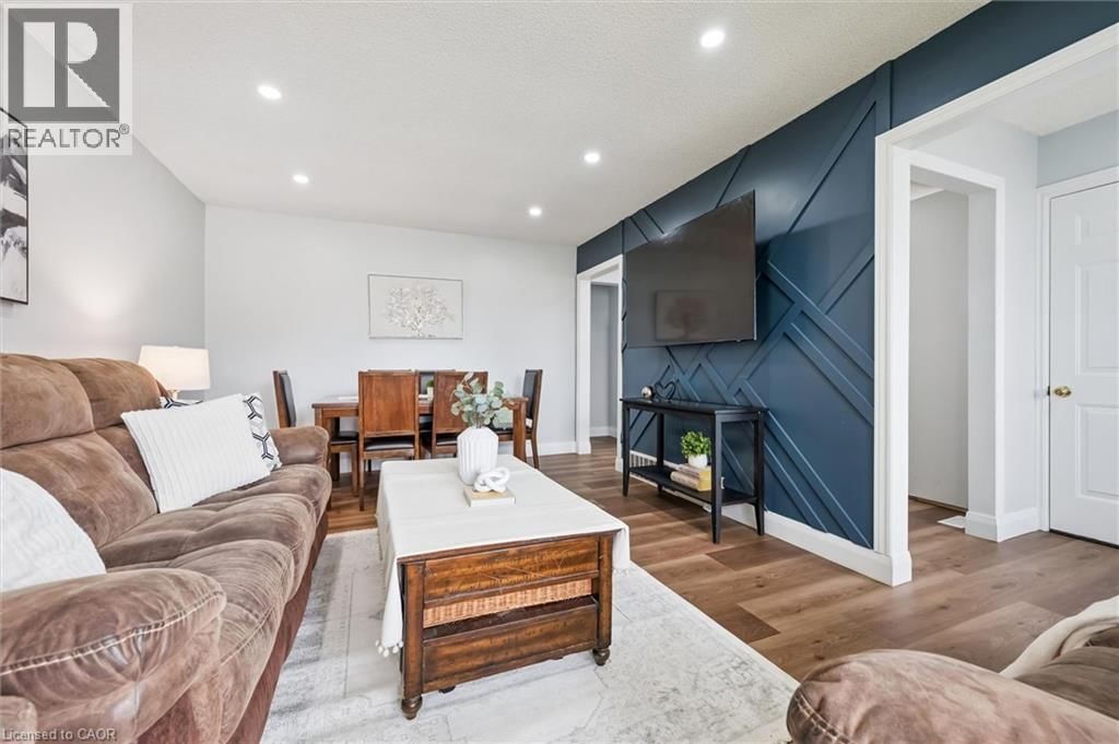 B - 235 CEDARBRAE AVENUE Image 10