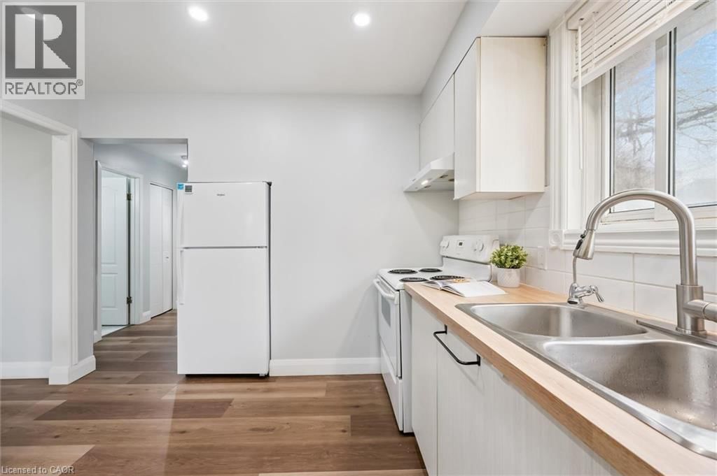 B - 235 CEDARBRAE AVENUE Image 16