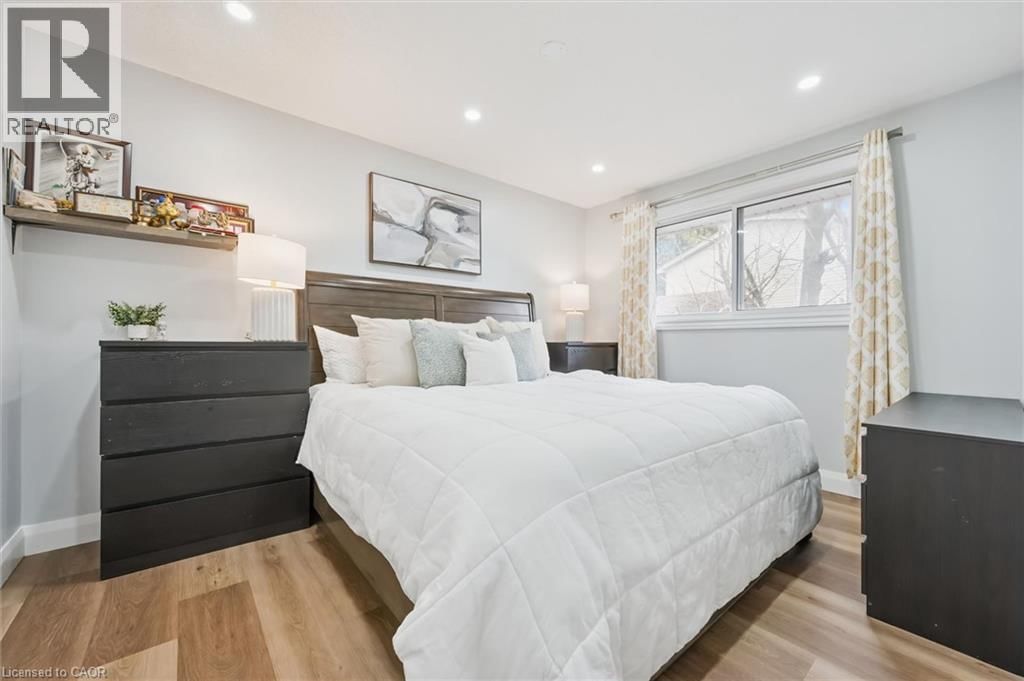 B - 235 CEDARBRAE AVENUE Image 20