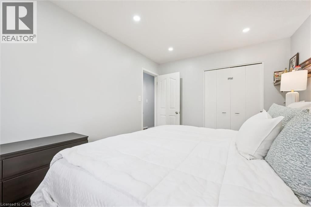 B - 235 CEDARBRAE AVENUE Image 21