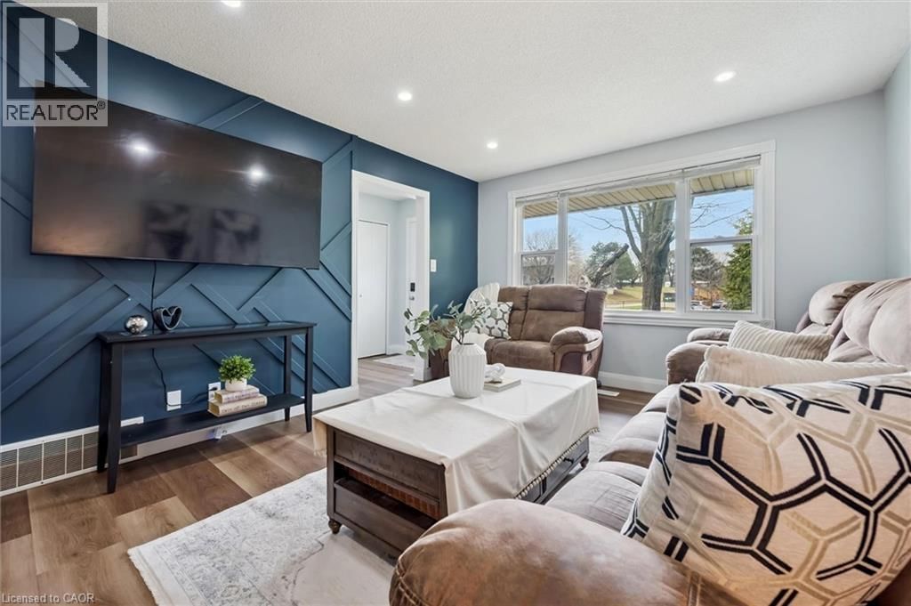 B - 235 CEDARBRAE AVENUE Image 9