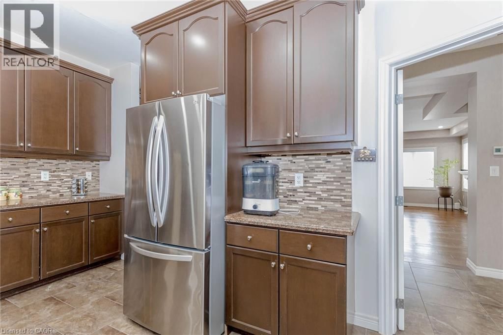 2 DOON CREEK STREET Image 13