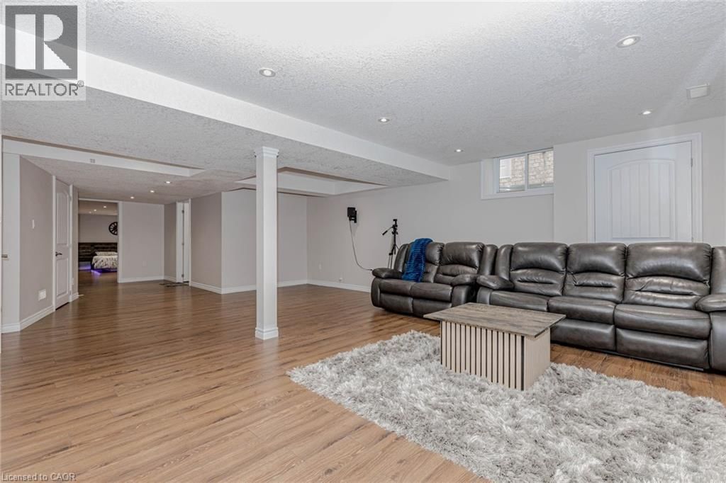 2 DOON CREEK STREET Image 47