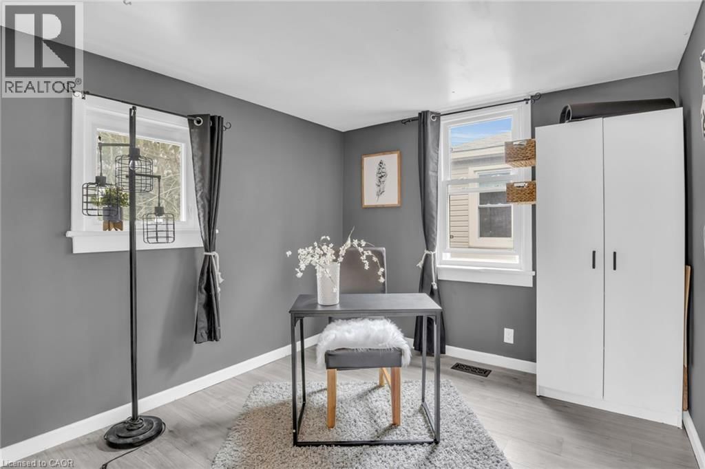 29 ADAM BROWN STREET Image 13