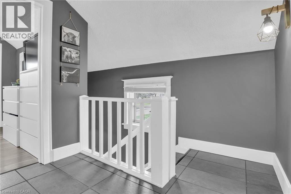 29 ADAM BROWN STREET Image 14