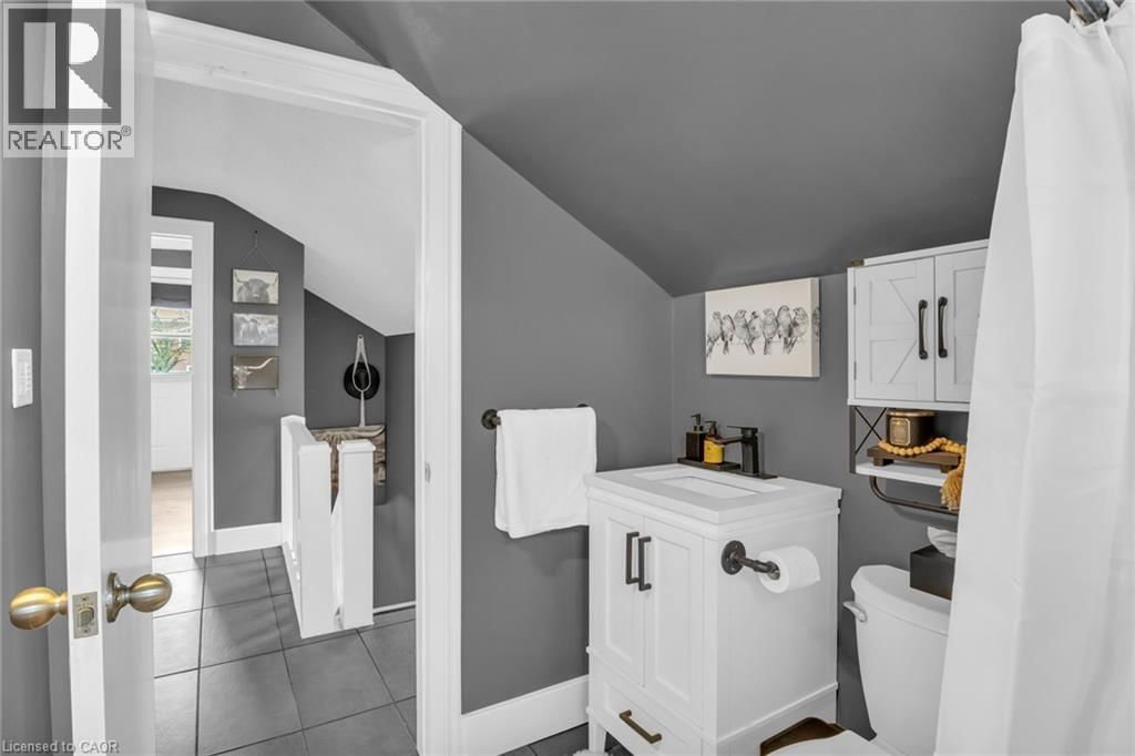 29 ADAM BROWN STREET Image 16