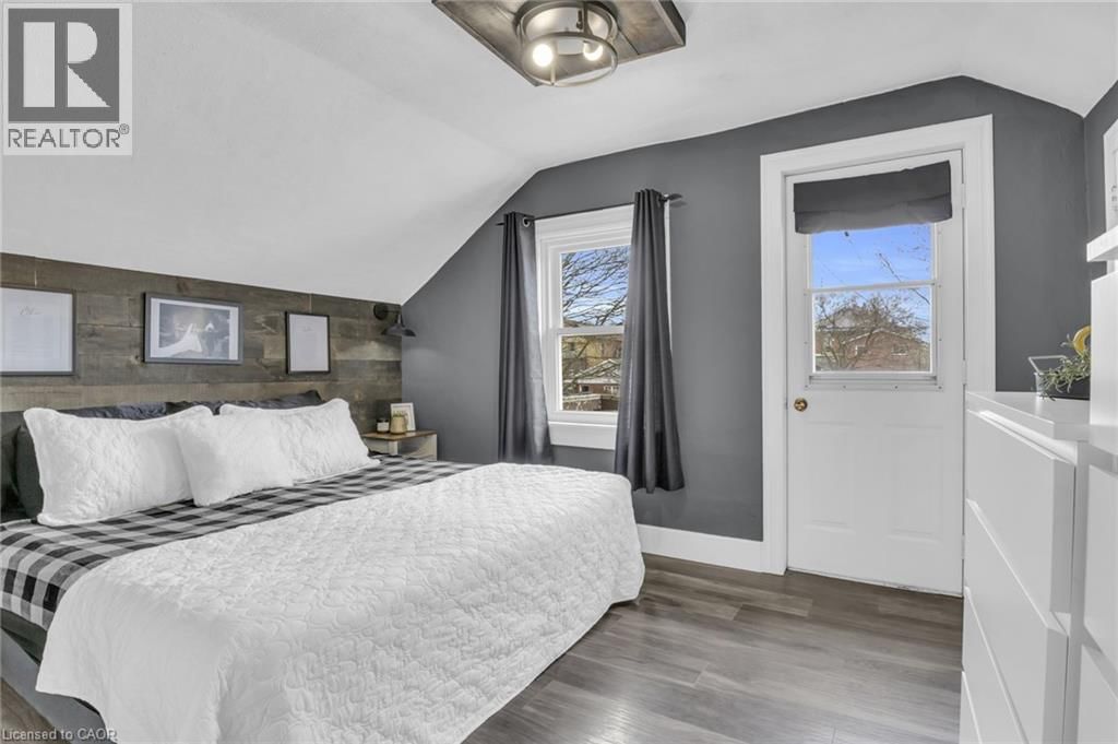 29 ADAM BROWN STREET Image 17