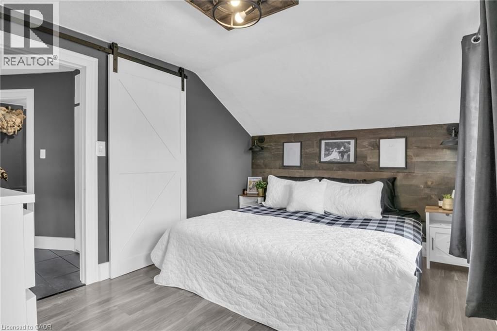 29 ADAM BROWN STREET Image 18