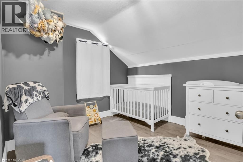 29 ADAM BROWN STREET Image 21