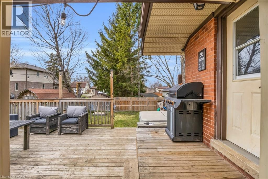 29 ADAM BROWN STREET Image 23